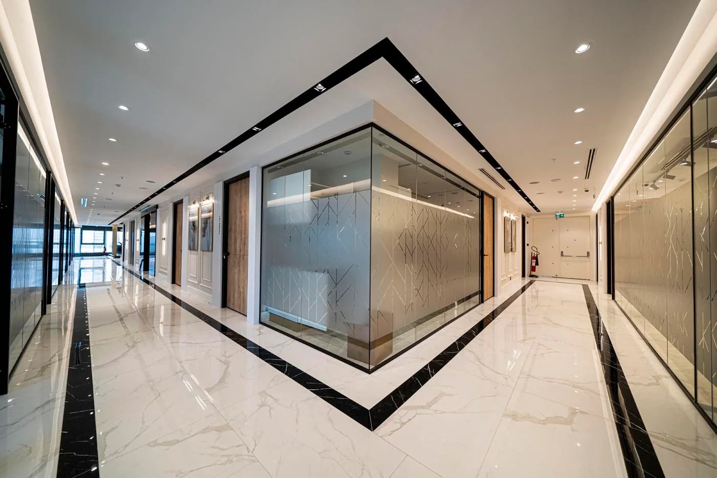 Corridor between the surgeries at the Auradentis clinic