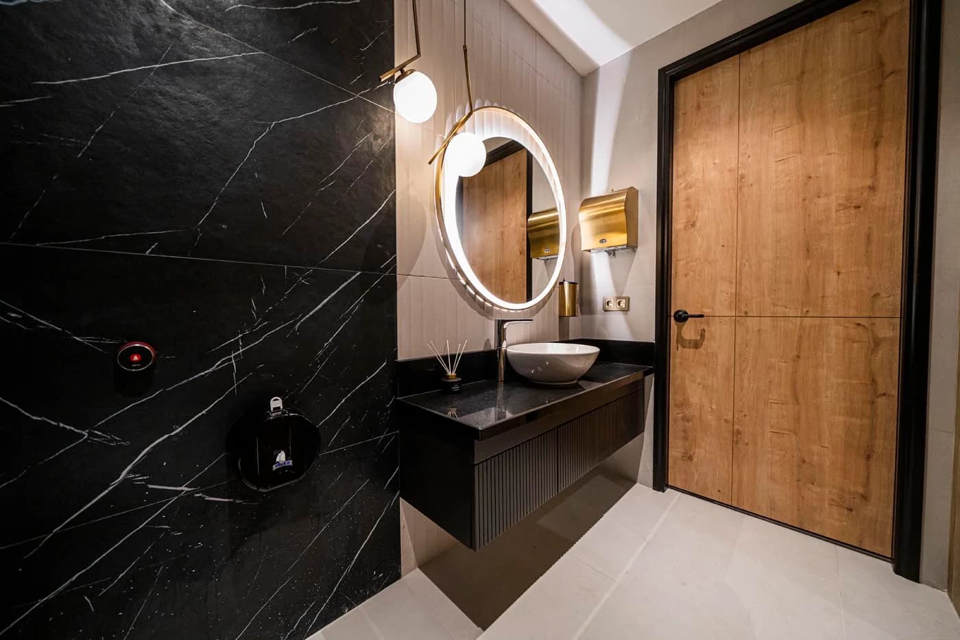 Washroom at the Auradentis clinic in Istanbul